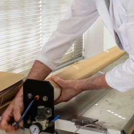 Tecnopapel Murciano midiendo papel 2